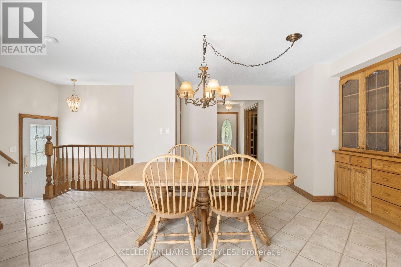 194 High Street, North Middlesex, Ontario  N0M 1A0 - Photo 11 - X13560460