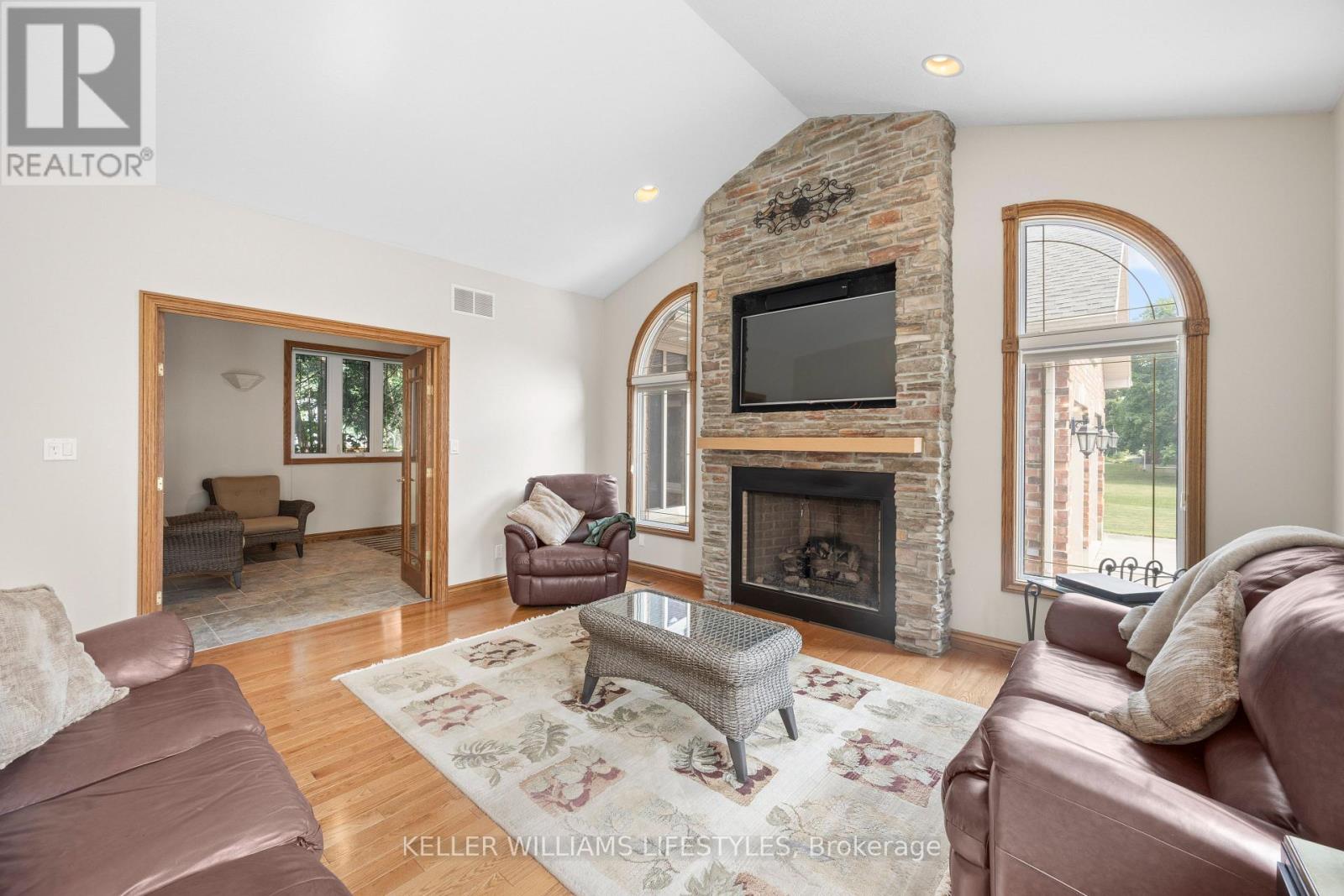 194 High Street, North Middlesex, Ontario  N0M 1A0 - Photo 16 - X13560460