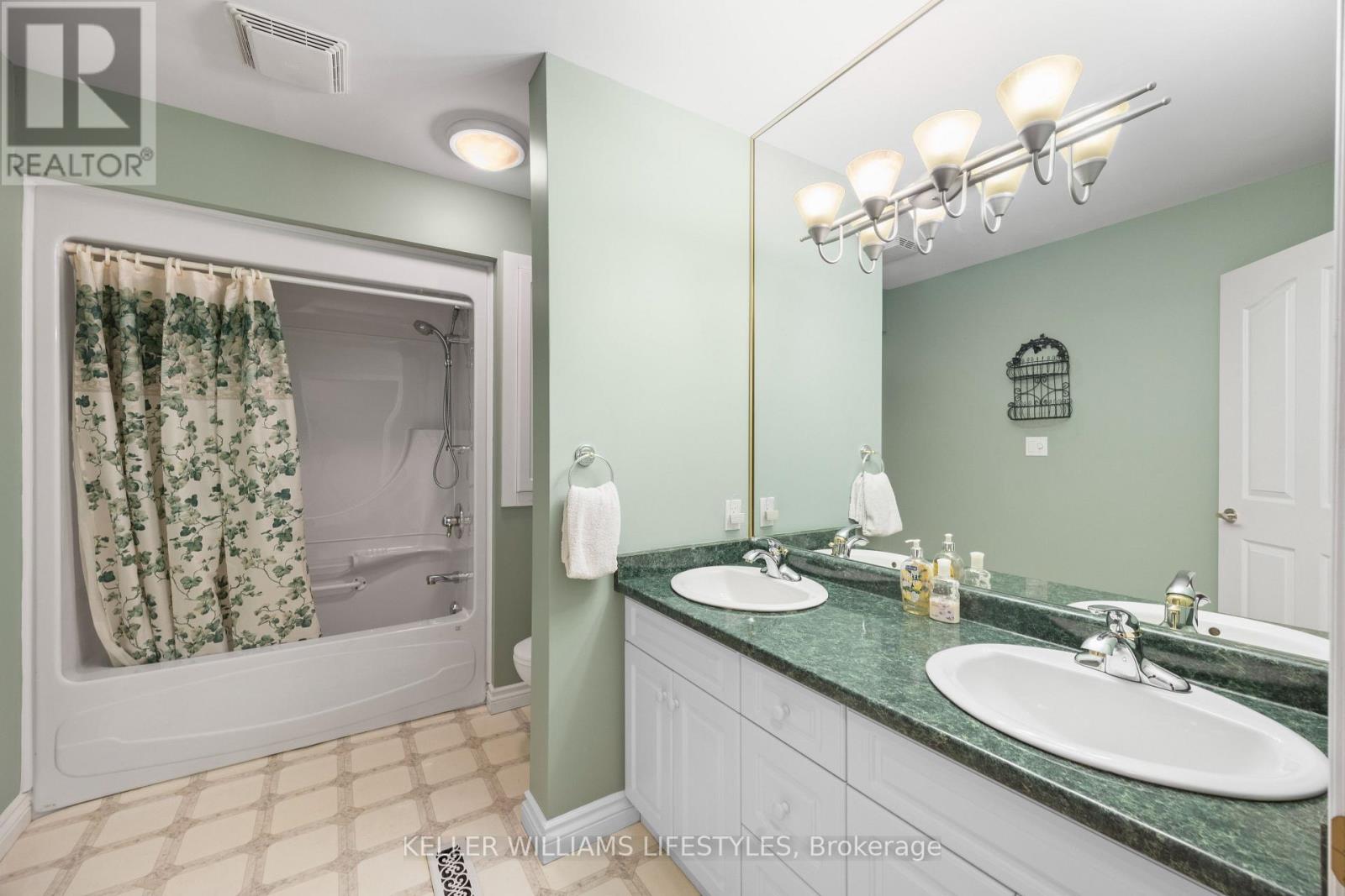 194 High Street, North Middlesex, Ontario  N0M 1A0 - Photo 24 - X13560460