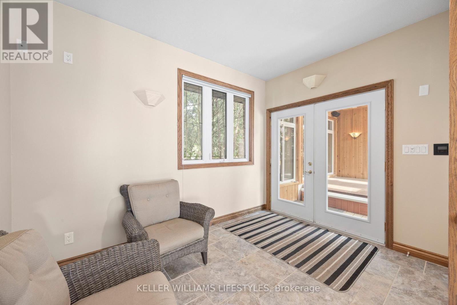 194 High Street, North Middlesex, Ontario  N0M 1A0 - Photo 25 - X13560460