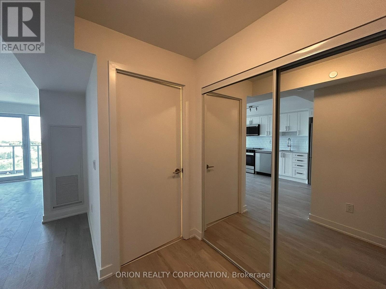 1307 - 1010 Sandy Beach Road, Pickering, Ontario  L1W 0C7 - Photo 2 - E13560426