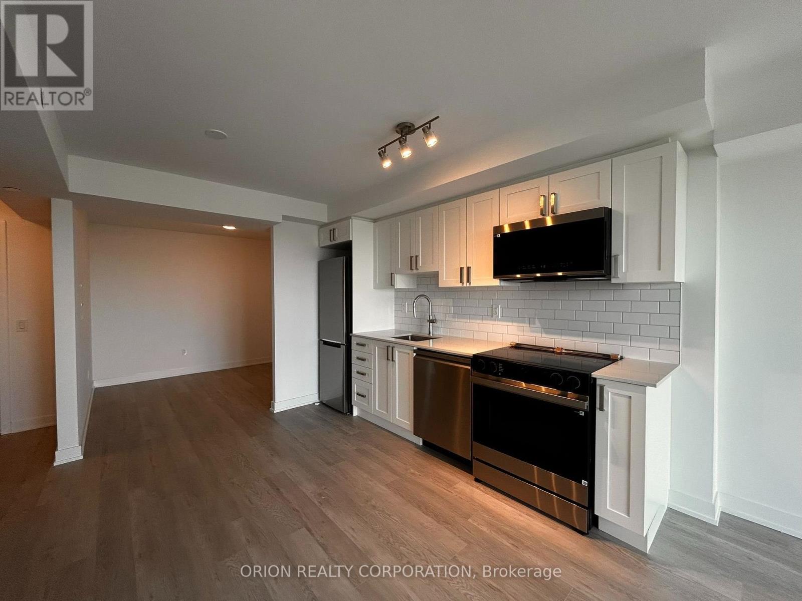 1307 - 1010 Sandy Beach Road, Pickering, Ontario  L1W 0C7 - Photo 4 - E13560426