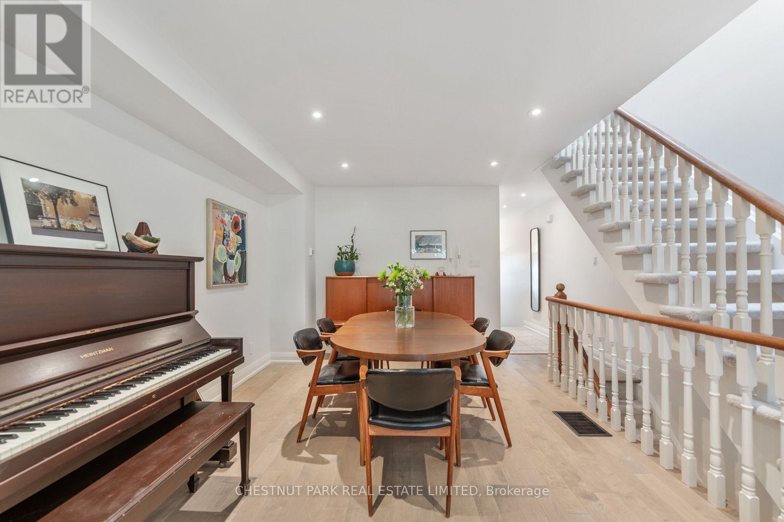 64 Curzon Street, Toronto, Ontario  M4M 3B4 - Photo 11 - E13560550