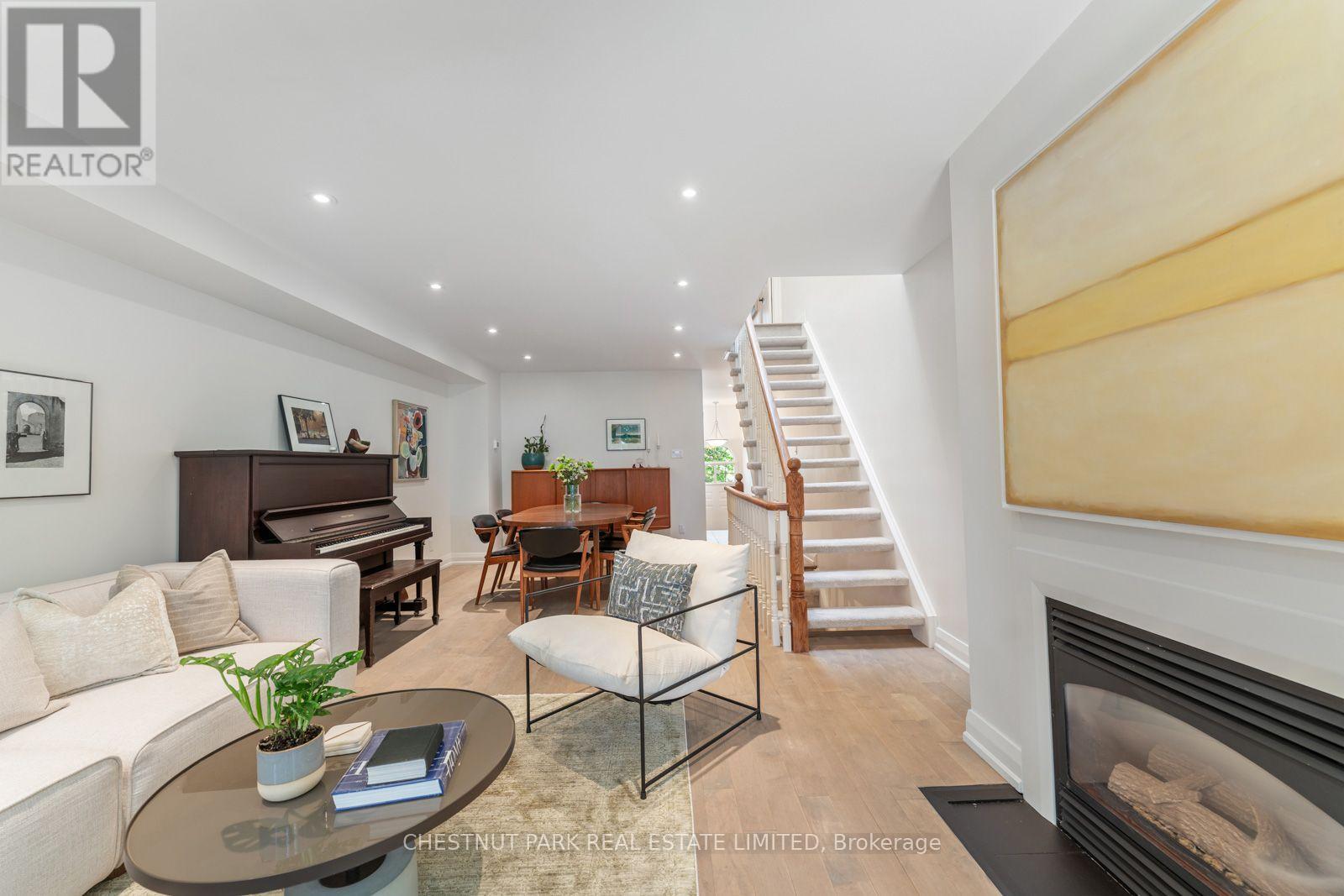 64 Curzon Street, Toronto, Ontario  M4M 3B4 - Photo 17 - E13560550