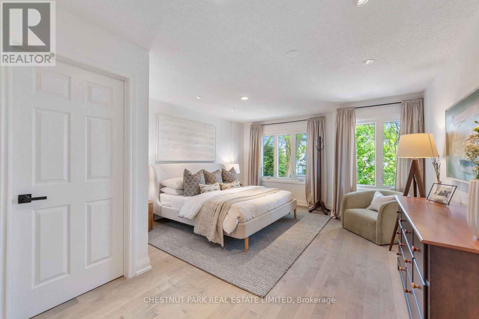 64 Curzon Street, Toronto, Ontario  M4M 3B4 - Photo 20 - E13560550