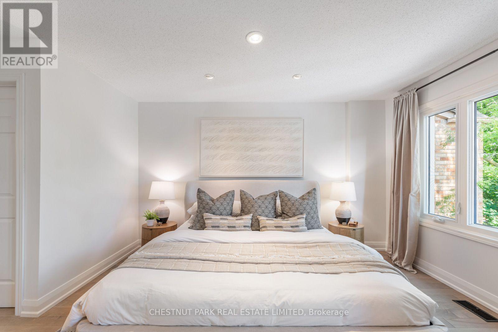 64 Curzon Street, Toronto, Ontario  M4M 3B4 - Photo 22 - E13560550