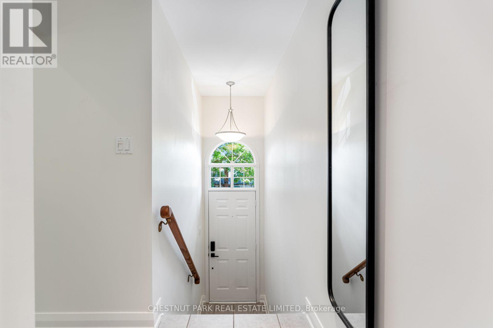64 Curzon Street, Toronto, Ontario  M4M 3B4 - Photo 4 - E13560550