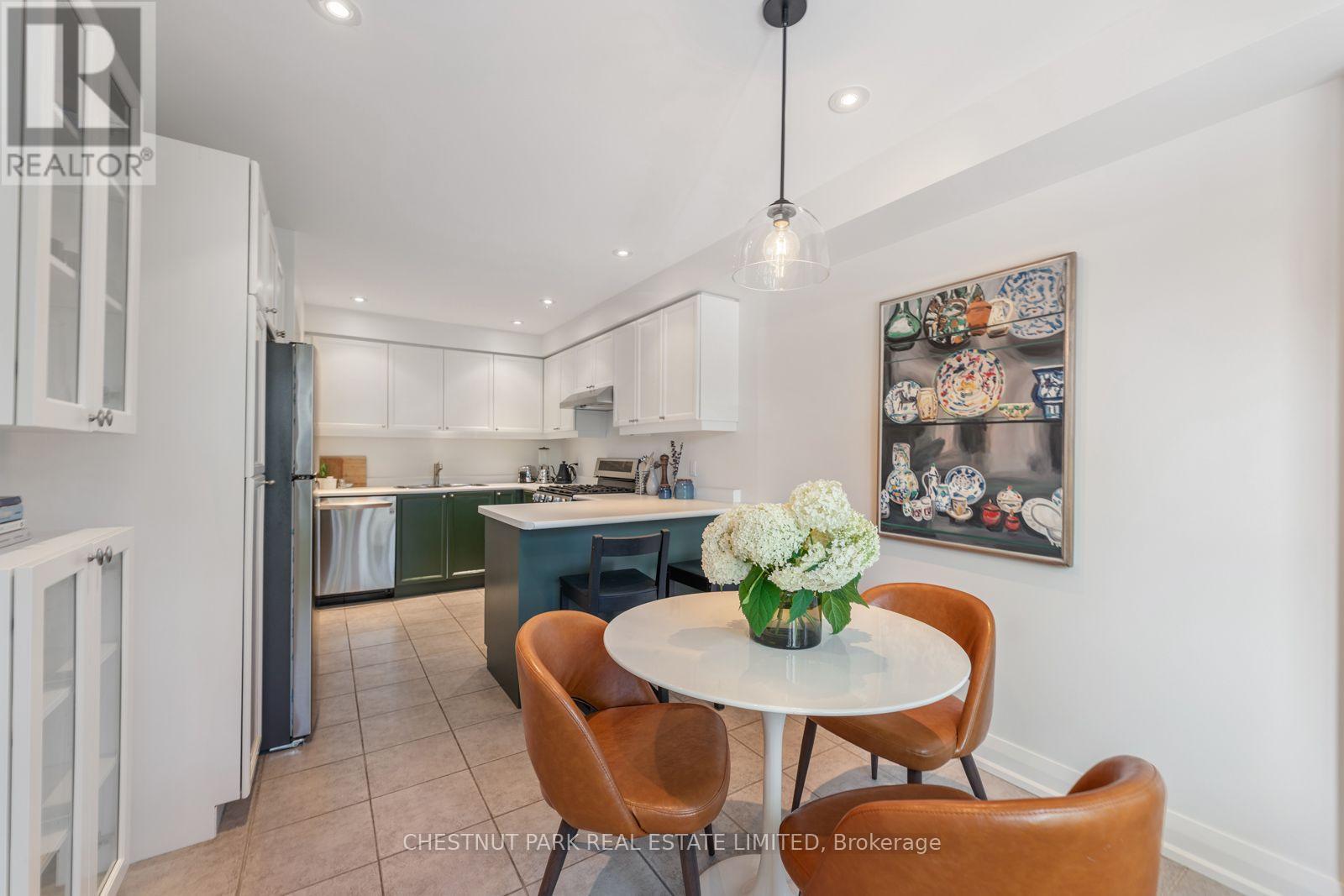 64 Curzon Street, Toronto, Ontario  M4M 3B4 - Photo 8 - E13560550