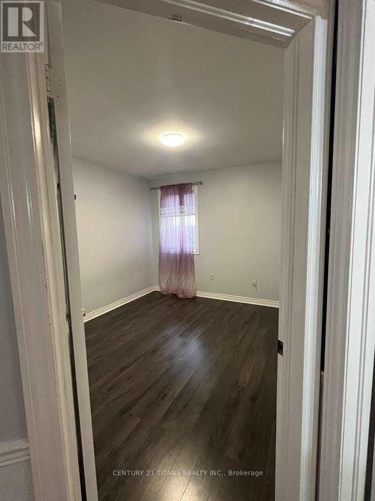 Main Floor - 32 Dooley Crescent, Ajax, Ontario L1T 4J4 - Photo 9 - E13560666