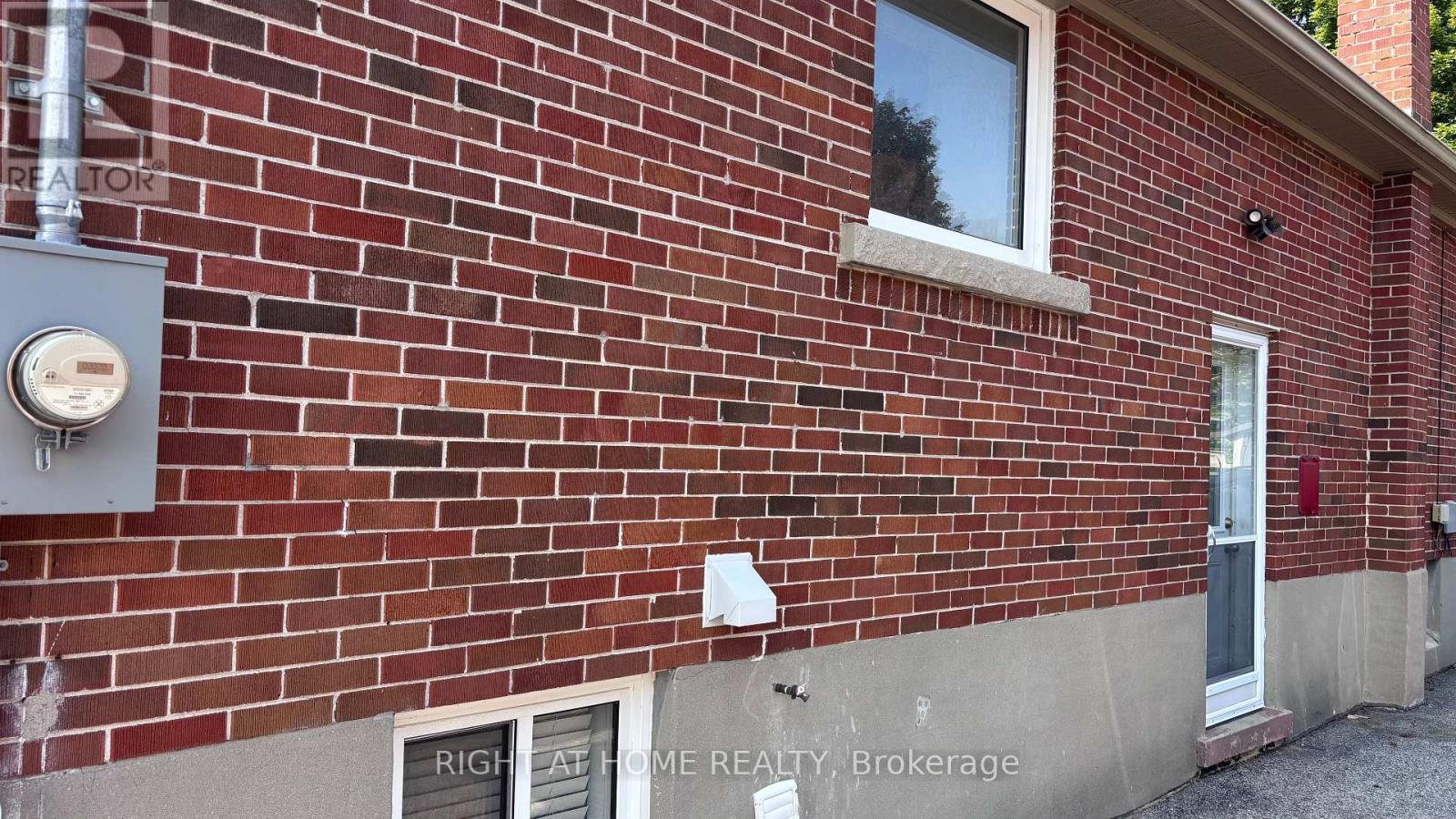 Lower - 292 Farewell Street, Oshawa, Ontario L1H 6L9 - Photo 3 - E13560670