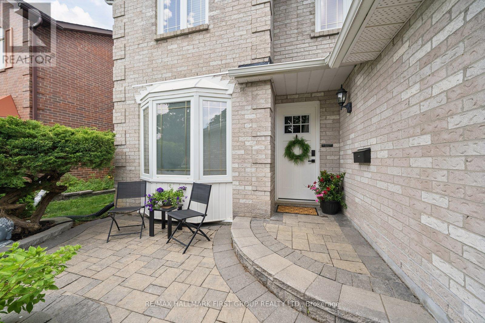 662 Cognac Crescent, Pickering, Ontario  L1X 1L7 - Photo 2 - E13560682