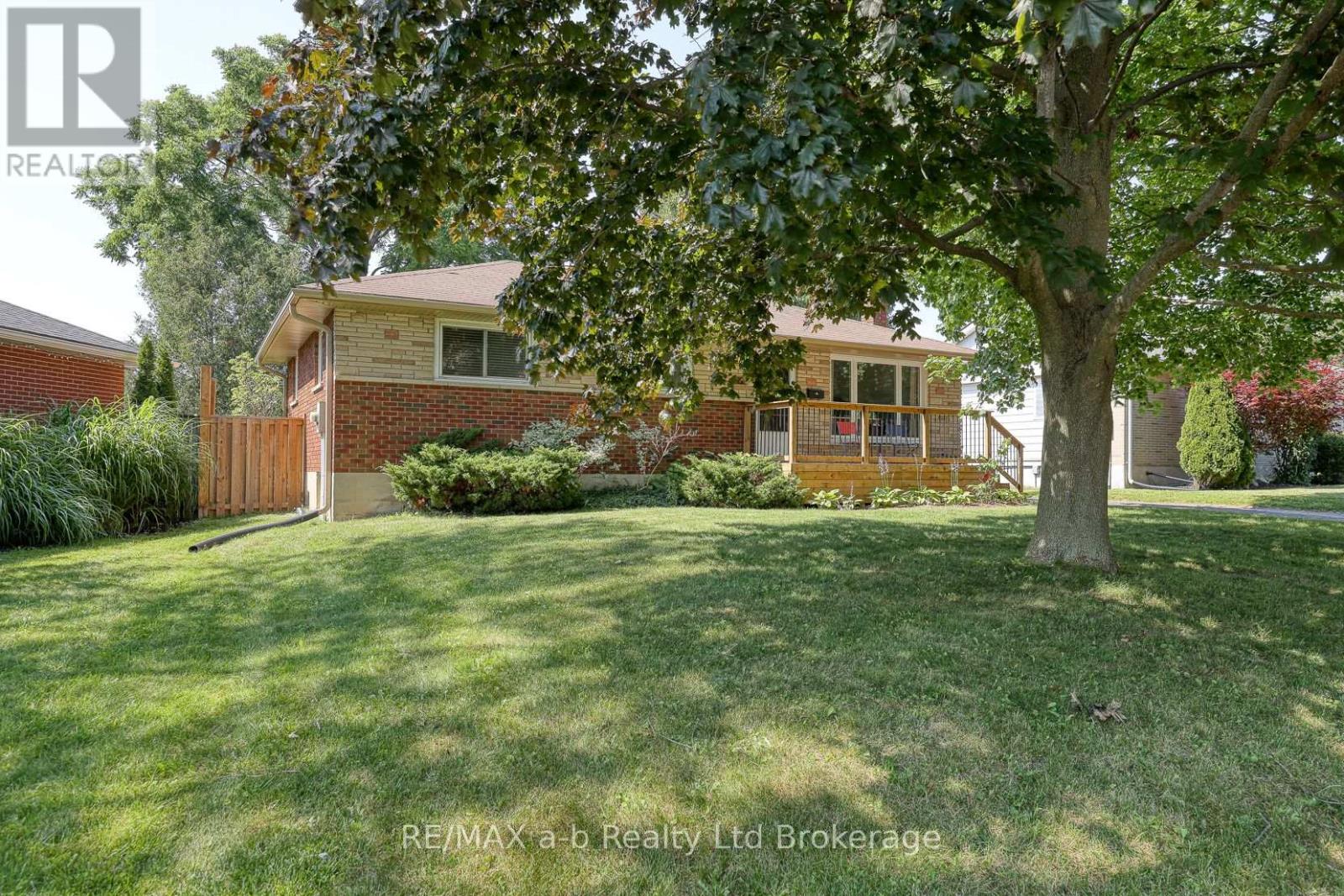 18 Chisholm Drive, Ingersoll, Ontario  N5C 2C4 - Photo 4 - X13560634