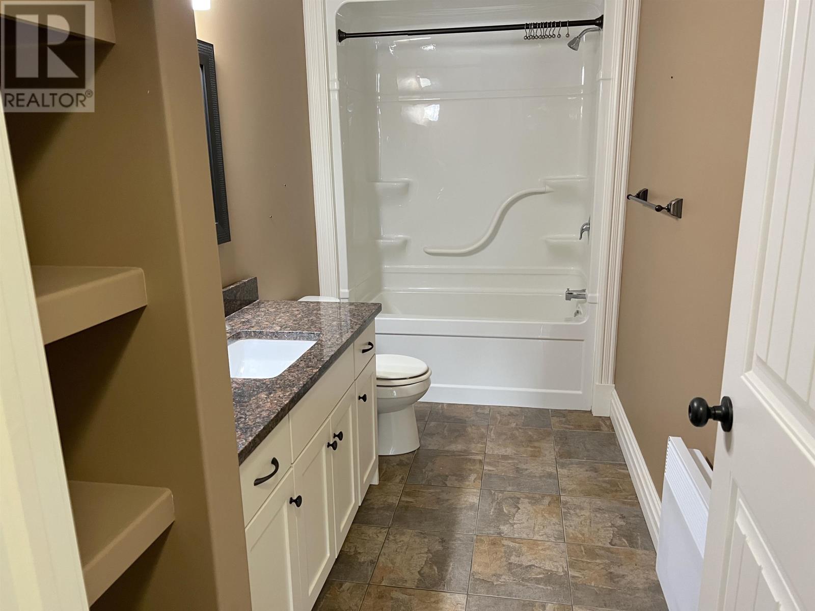207 55 Glen Stewart Drive, Stratford, Prince Edward Island  C1B 2A8 - Photo 5 - 202521658