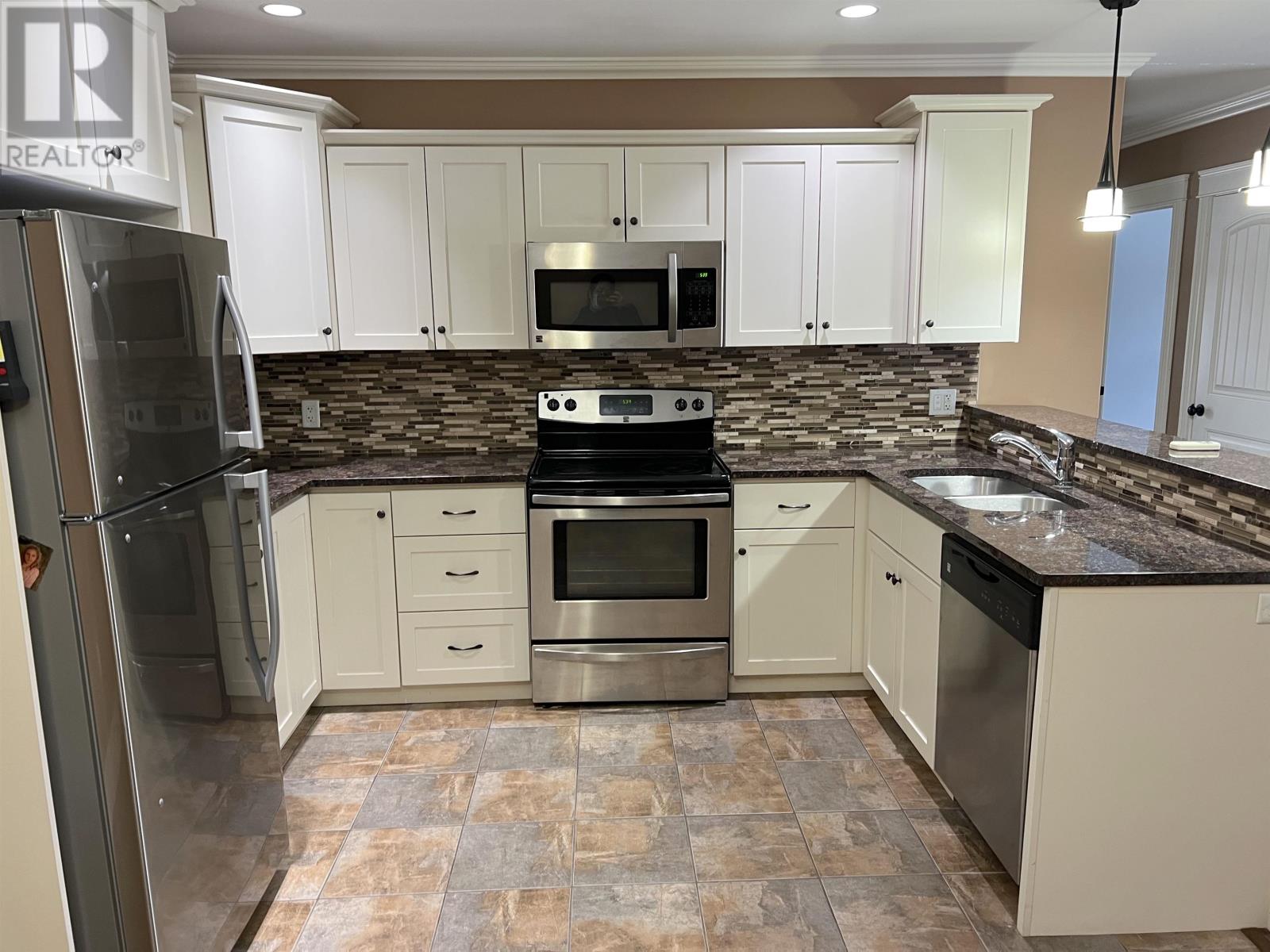 207 55 Glen Stewart Drive, Stratford, Prince Edward Island  C1B 2A8 - Photo 1 - 202521658