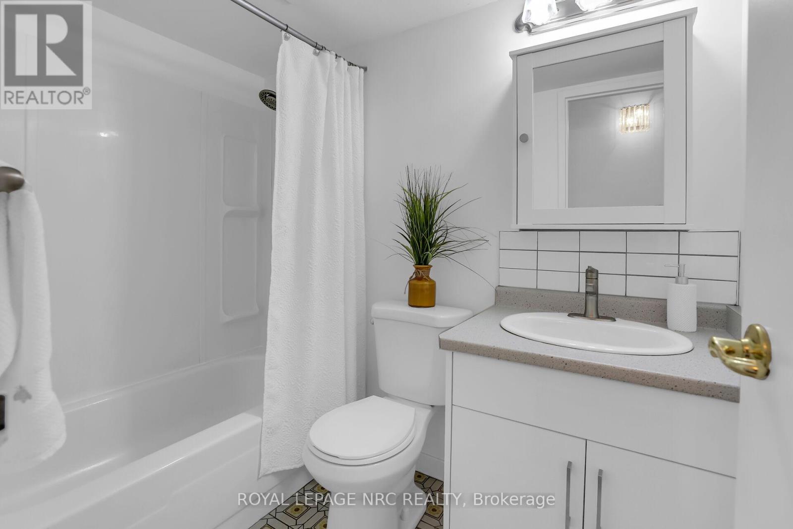 208 - 196 Scott Street, St. Catharines, Ontario  L2N 5T2 - Photo 18 - X13560368
