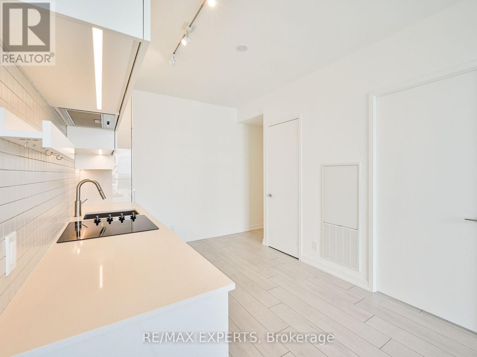 5910 - 950 Portage Parkway, Vaughan, Ontario L4K 0J7 - Photo 7 - N13560508
