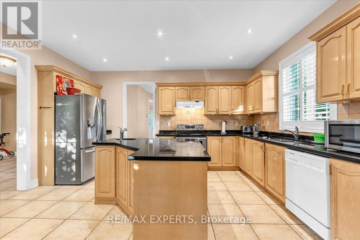 110 Velmar Drive, Vaughan, Ontario L4L 8W4 - Photo 10 - N13560554