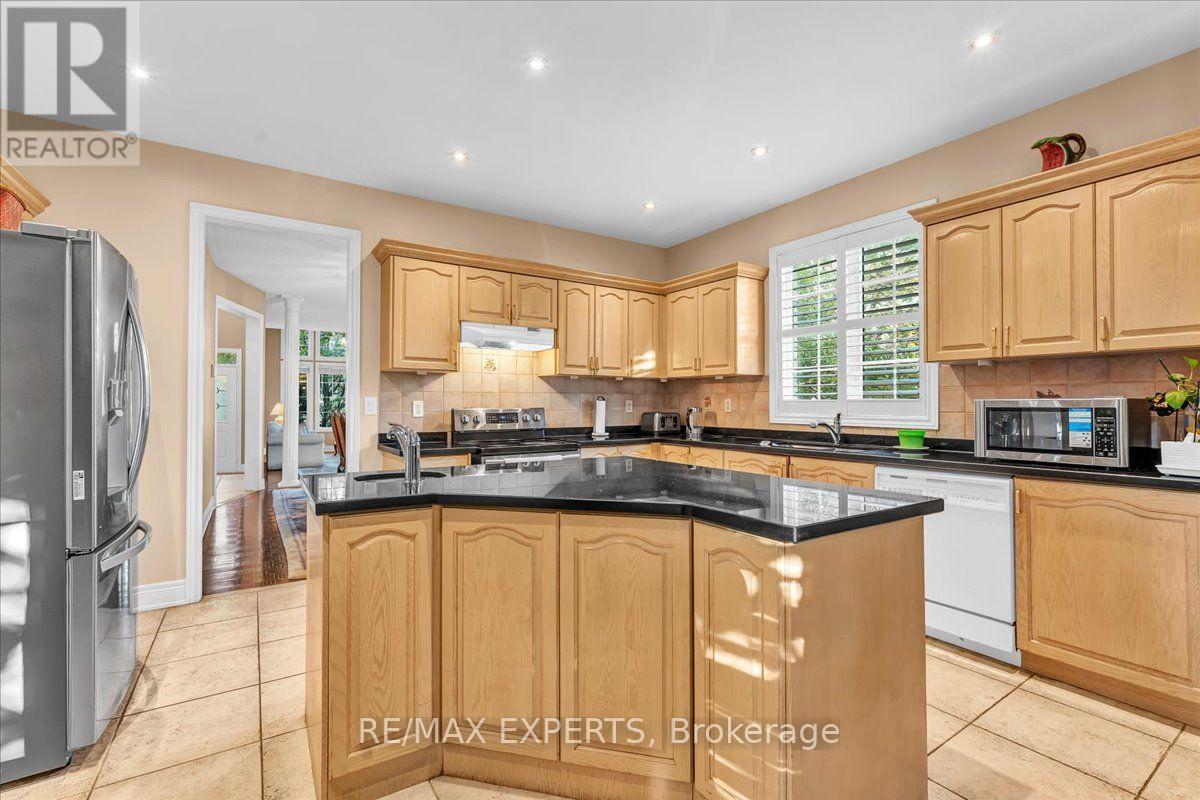 110 Velmar Drive, Vaughan, Ontario L4L 8W4 - Photo 9 - N13560554