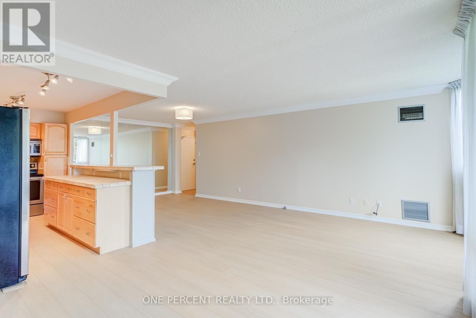302 - 40 Baif Boulevard, Richmond Hill (North Richvale), Ontario  L4C 5M9 - Photo 10 - N13560558