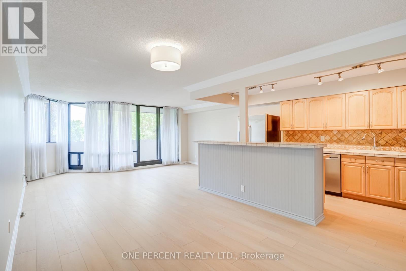 302 - 40 Baif Boulevard, Richmond Hill (North Richvale), Ontario  L4C 5M9 - Photo 12 - N13560558