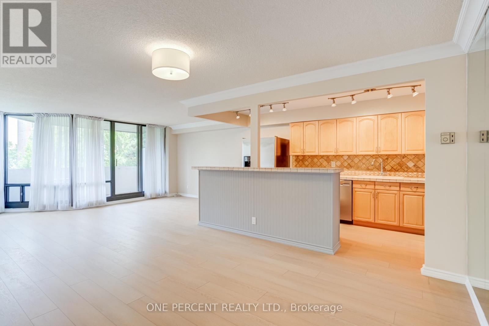 302 - 40 Baif Boulevard, Richmond Hill (North Richvale), Ontario  L4C 5M9 - Photo 8 - N13560558
