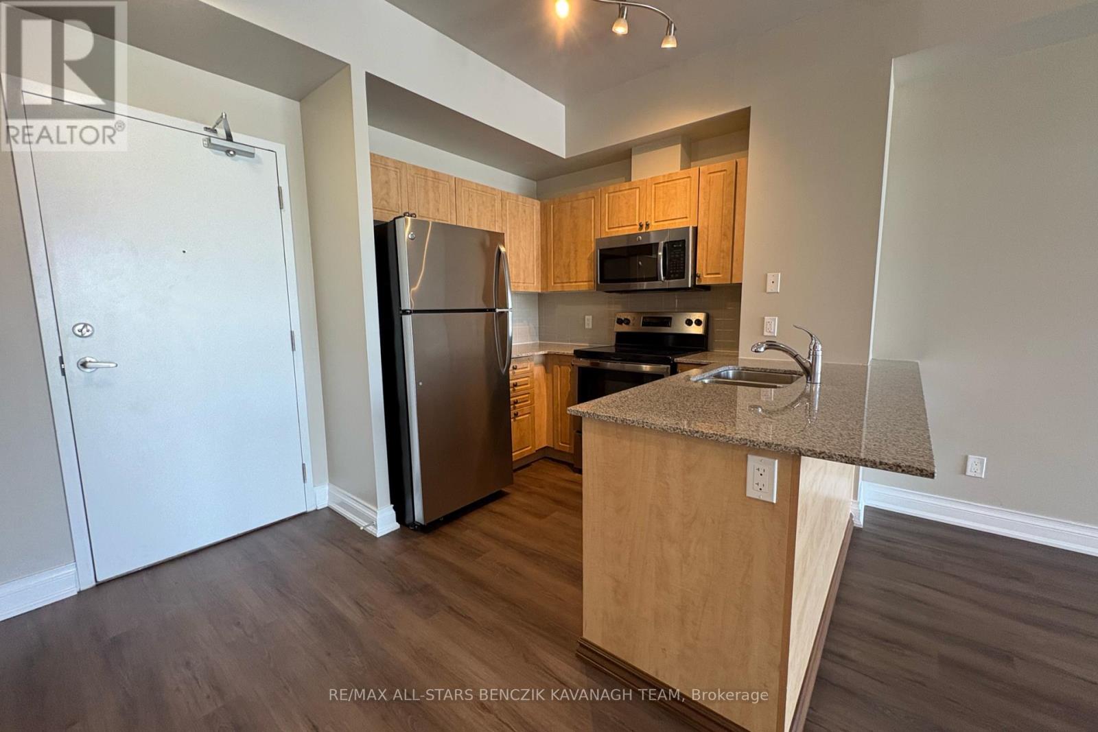 233 - 68 Main Street N, Markham (Old Markham Village), Ontario  L3P 0N5 - Photo 2 - N13560600