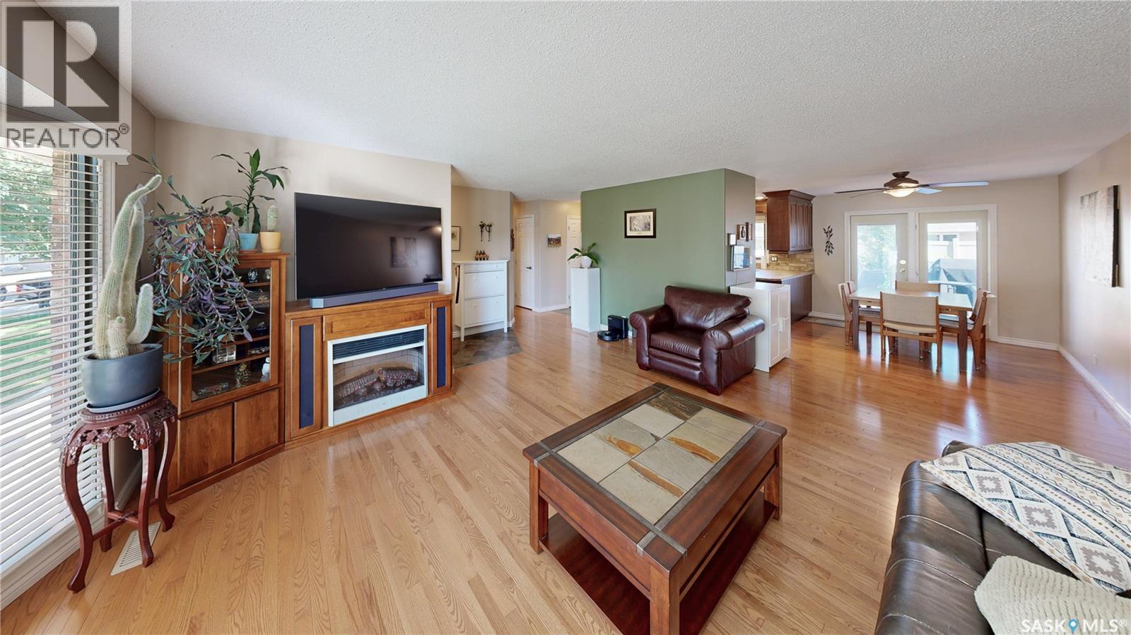 70 Hawkes Avenue, Regina, Saskatchewan  S4X 1B4 - Photo 5 - SK042483