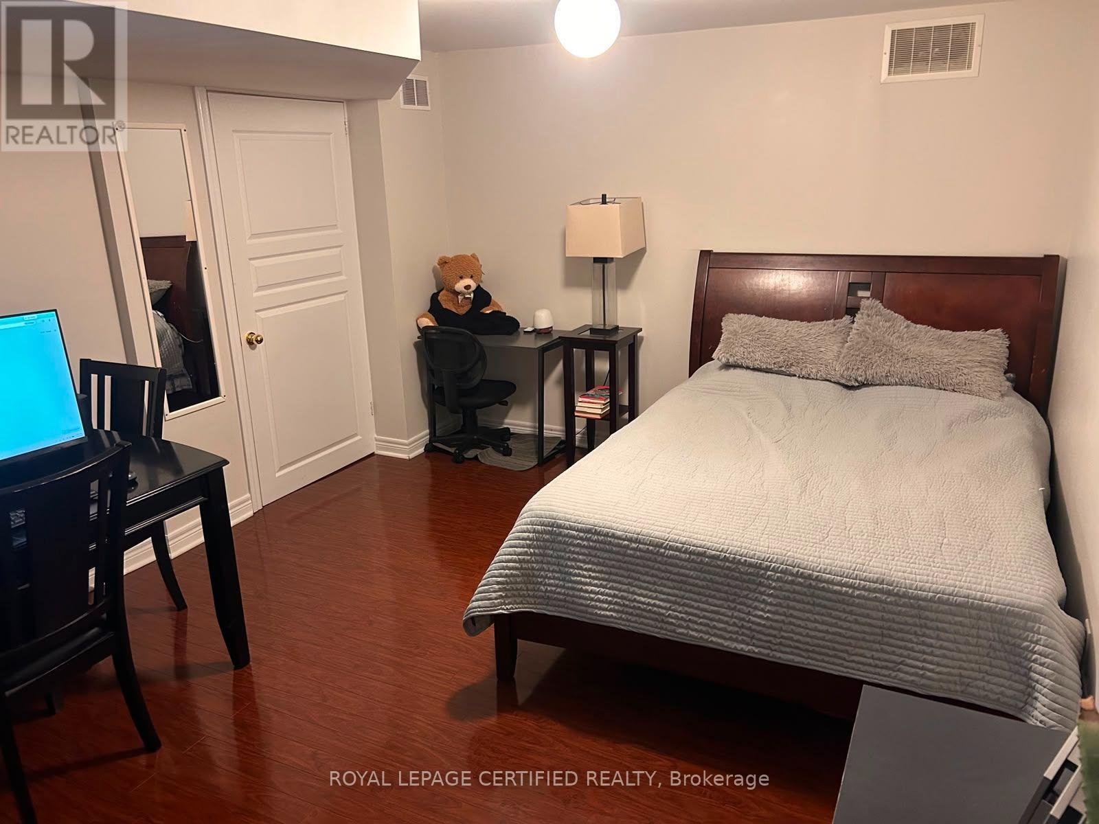 Bsmt - 31 Everingham Circle, Brampton, Ontario L6R 0R7 - Photo 9 - W13445954