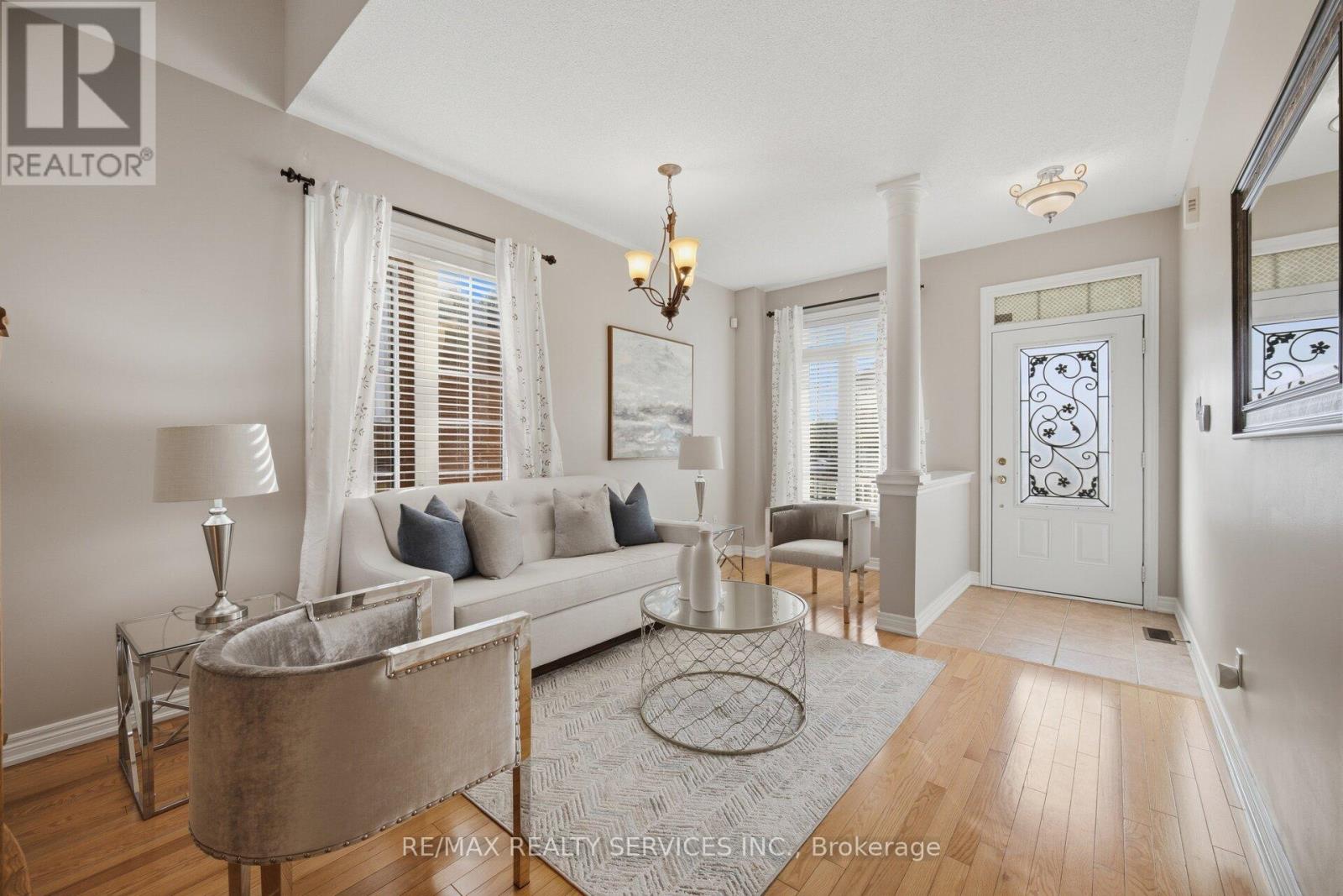 157 Father Tobin Road, Brampton, Ontario  L6R 0E3 - Photo 3 - W13560366
