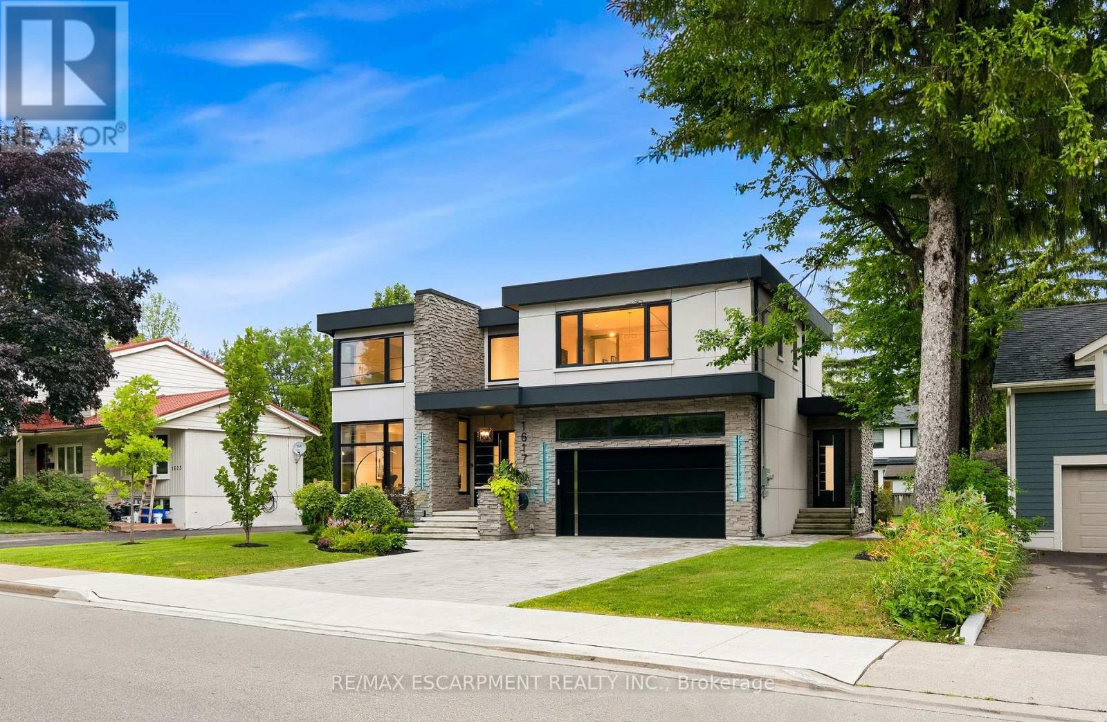 1617 TROTWOOD AVENUE, Mississauga, Ontario