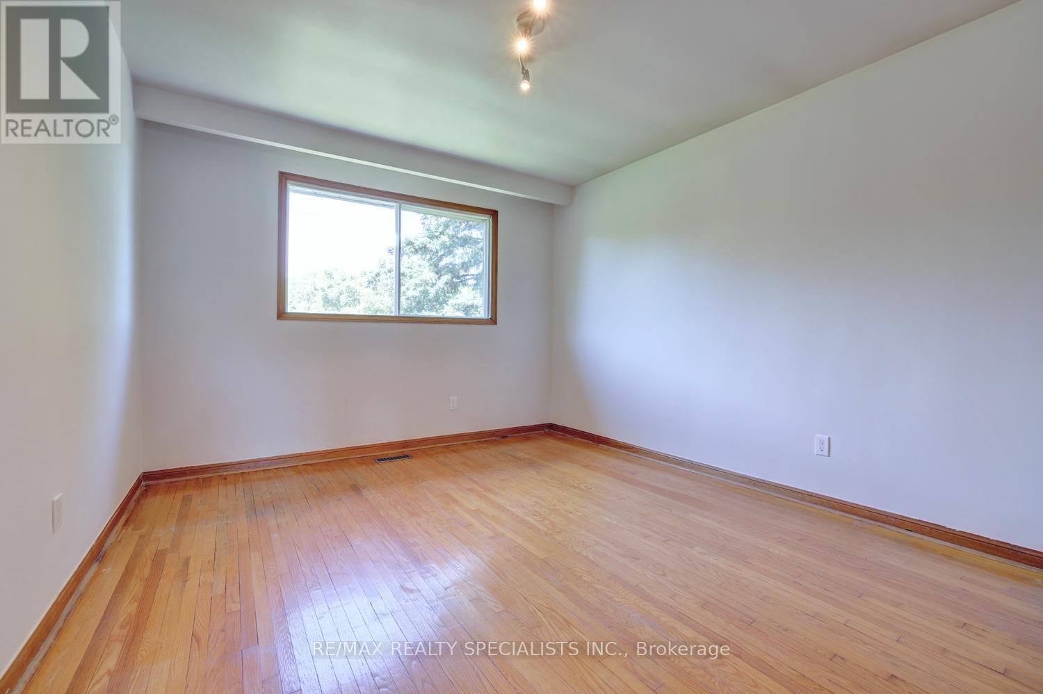 1626 Sherwood Forrest Circle, Mississauga, Ontario  L5K 2G7 - Photo 25 - W13560438