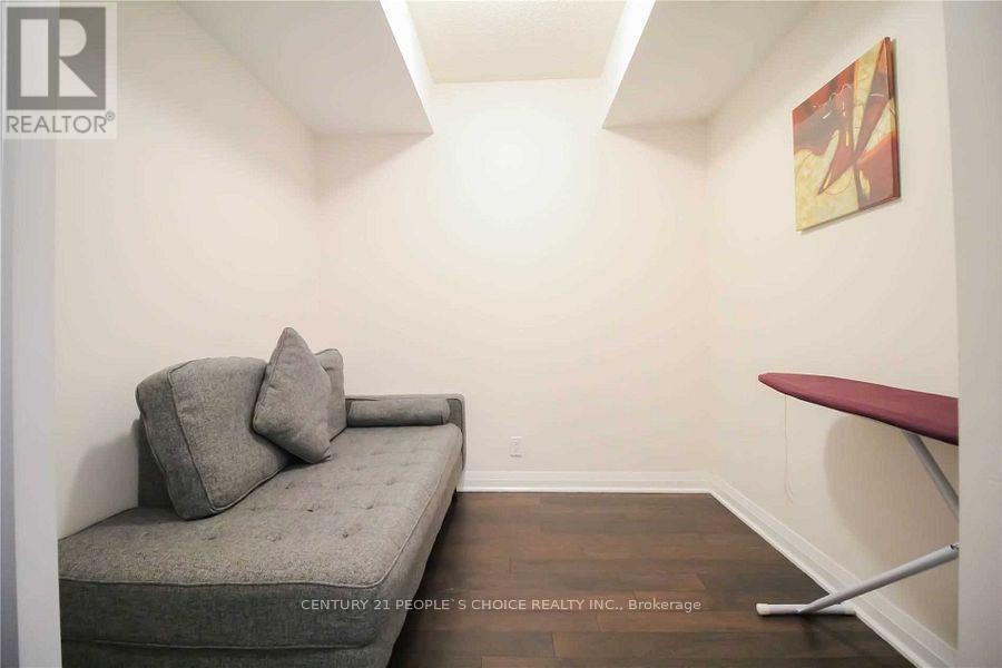1907 - 5 Valhalla Inn Road W, Toronto, Ontario  M9B 0B1 - Photo 11 - W13560470