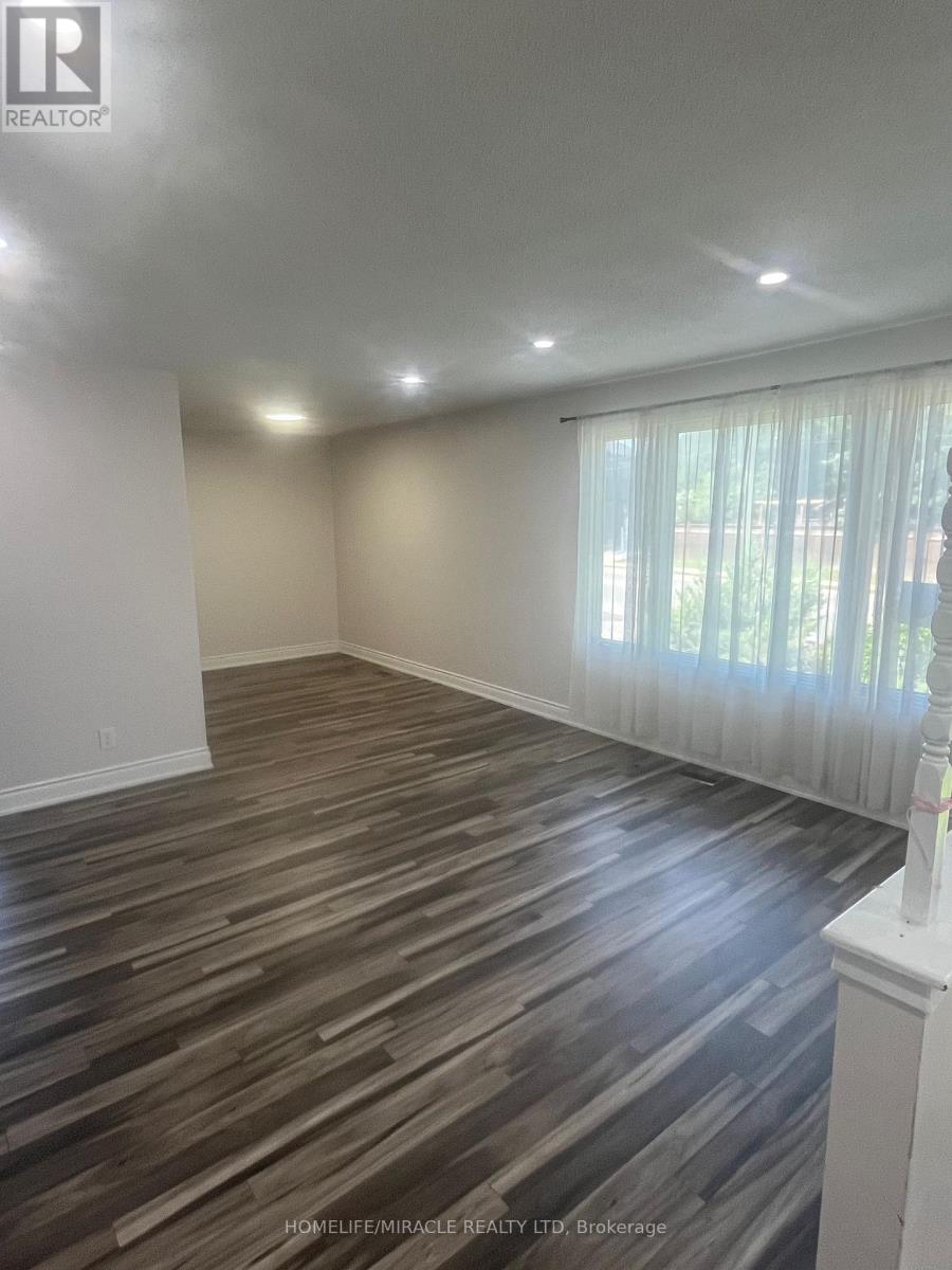 UPPER - 75 MCMURCHY AVENUE S