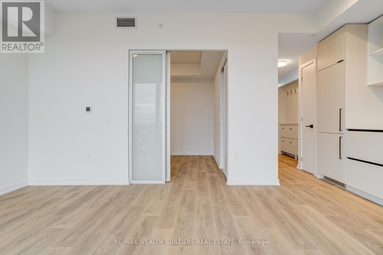 2407 - 1285 Dupont Street, Toronto, Ontario  M6H 0E3 - Photo 11 - W13560512