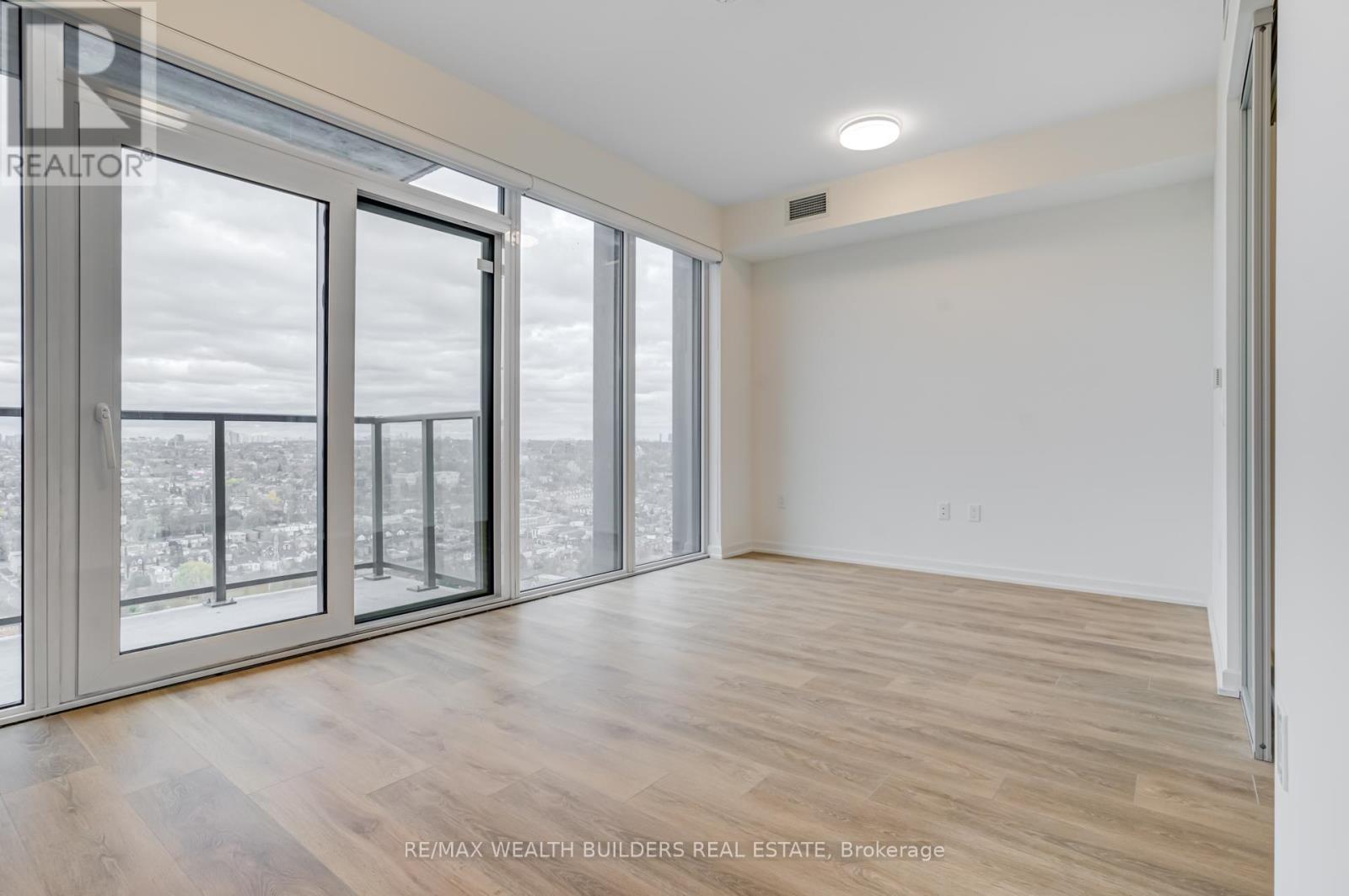 2407 - 1285 Dupont Street, Toronto, Ontario  M6H 0E3 - Photo 4 - W13560512