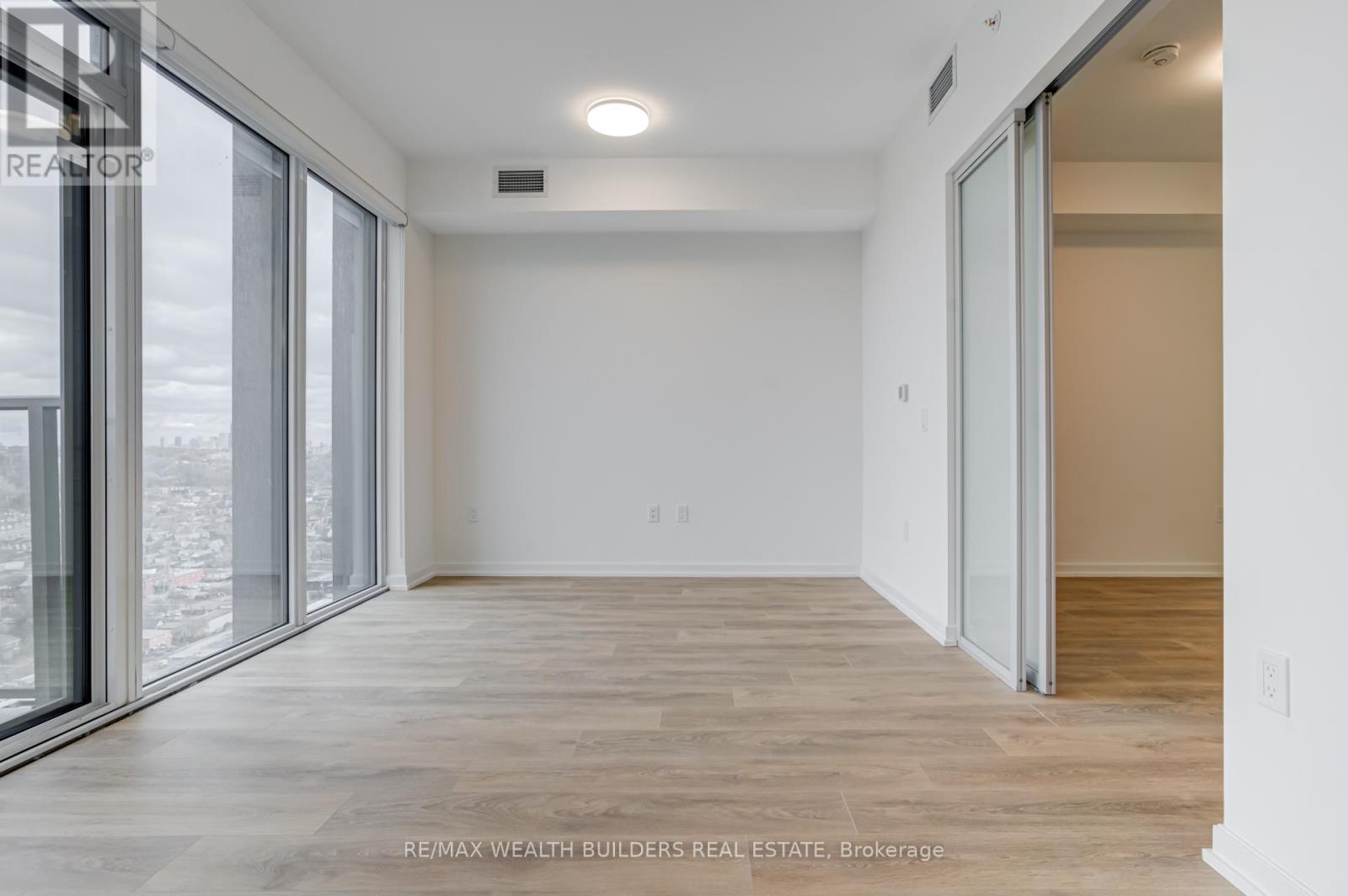 2407 - 1285 Dupont Street, Toronto, Ontario  M6H 0E3 - Photo 5 - W13560512