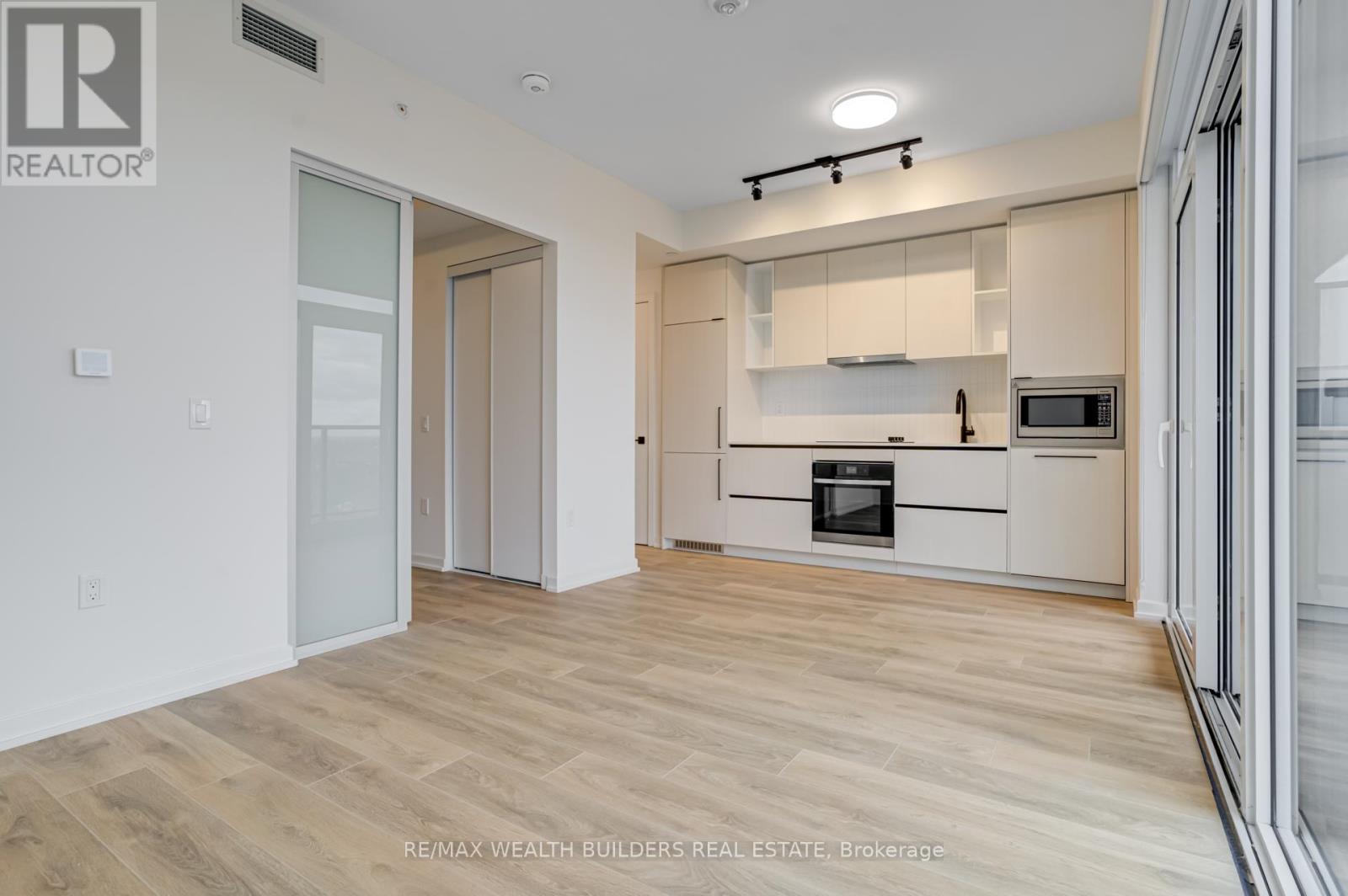 2407 - 1285 Dupont Street, Toronto, Ontario  M6H 0E3 - Photo 7 - W13560512