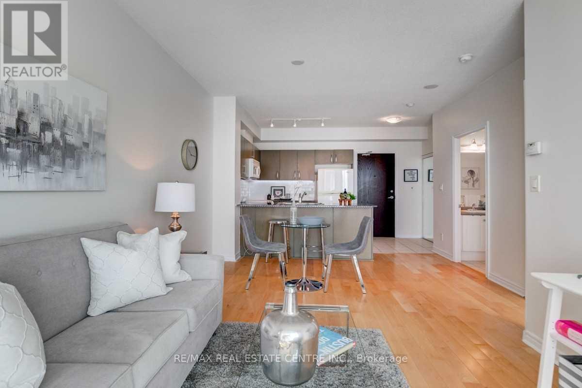 1908 - 3504 Hurontario Street, Mississauga, Ontario  L5B 1P2 - Photo 5 - W13560514