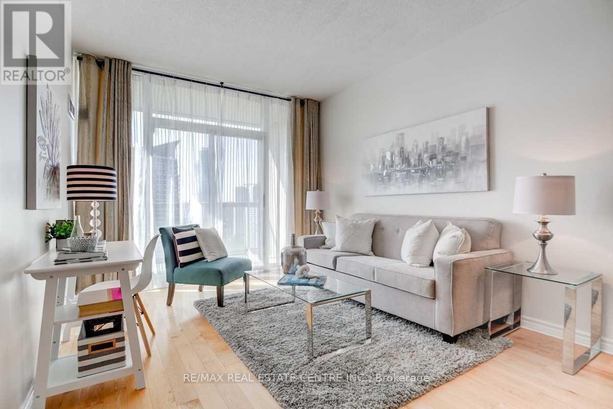 1908 - 3504 Hurontario Street, Mississauga, Ontario  L5B 1P2 - Photo 6 - W13560514