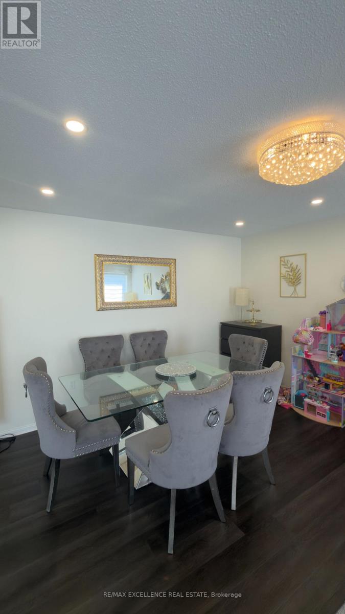 611 Bennett Boulevard, Milton, Ontario  L9T 6B1 - Photo 3 - W13560614