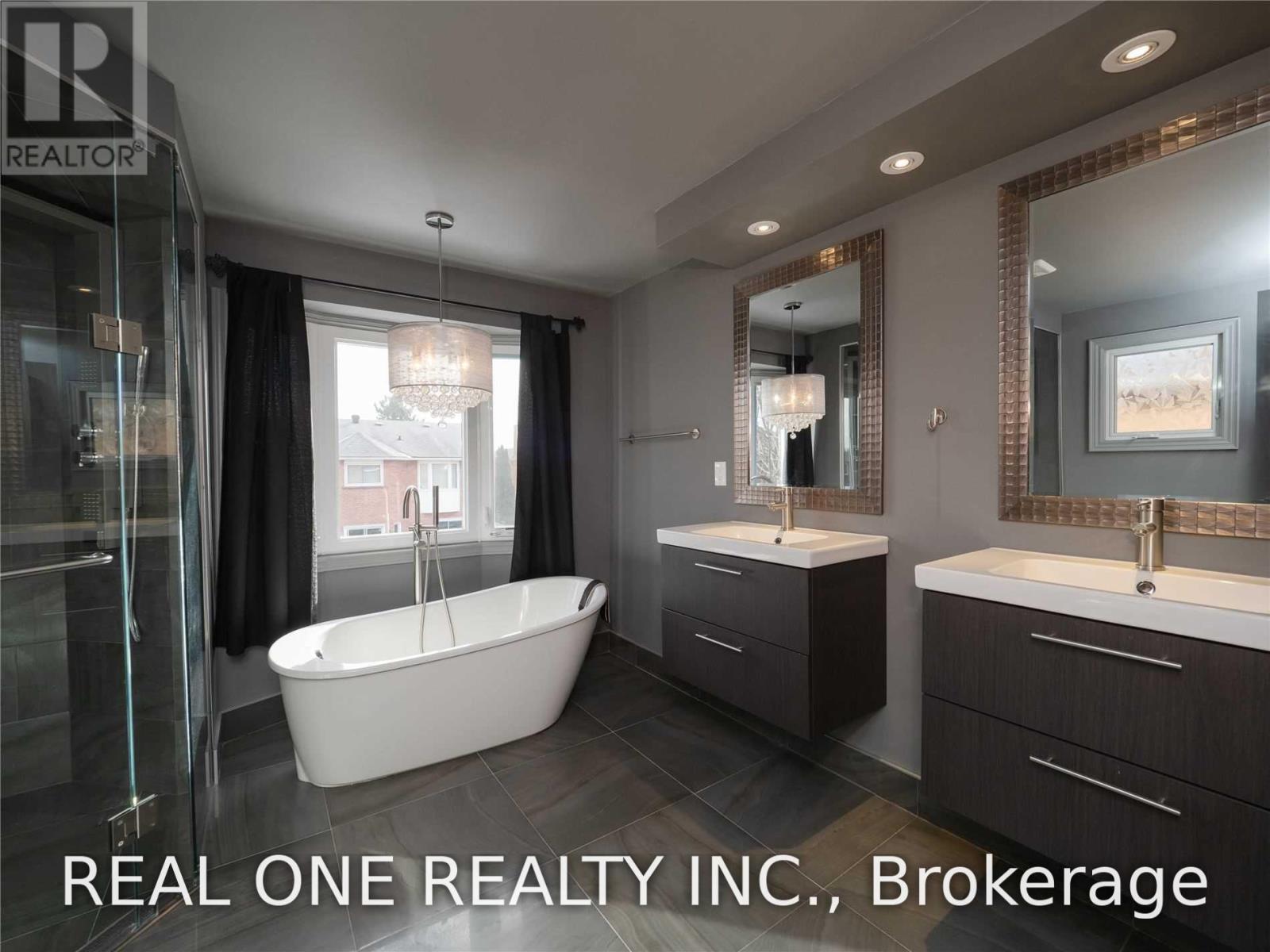 1520 Greenridge Circle, Oakville, Ontario L6M 2J4 - Photo 13 - W13560620