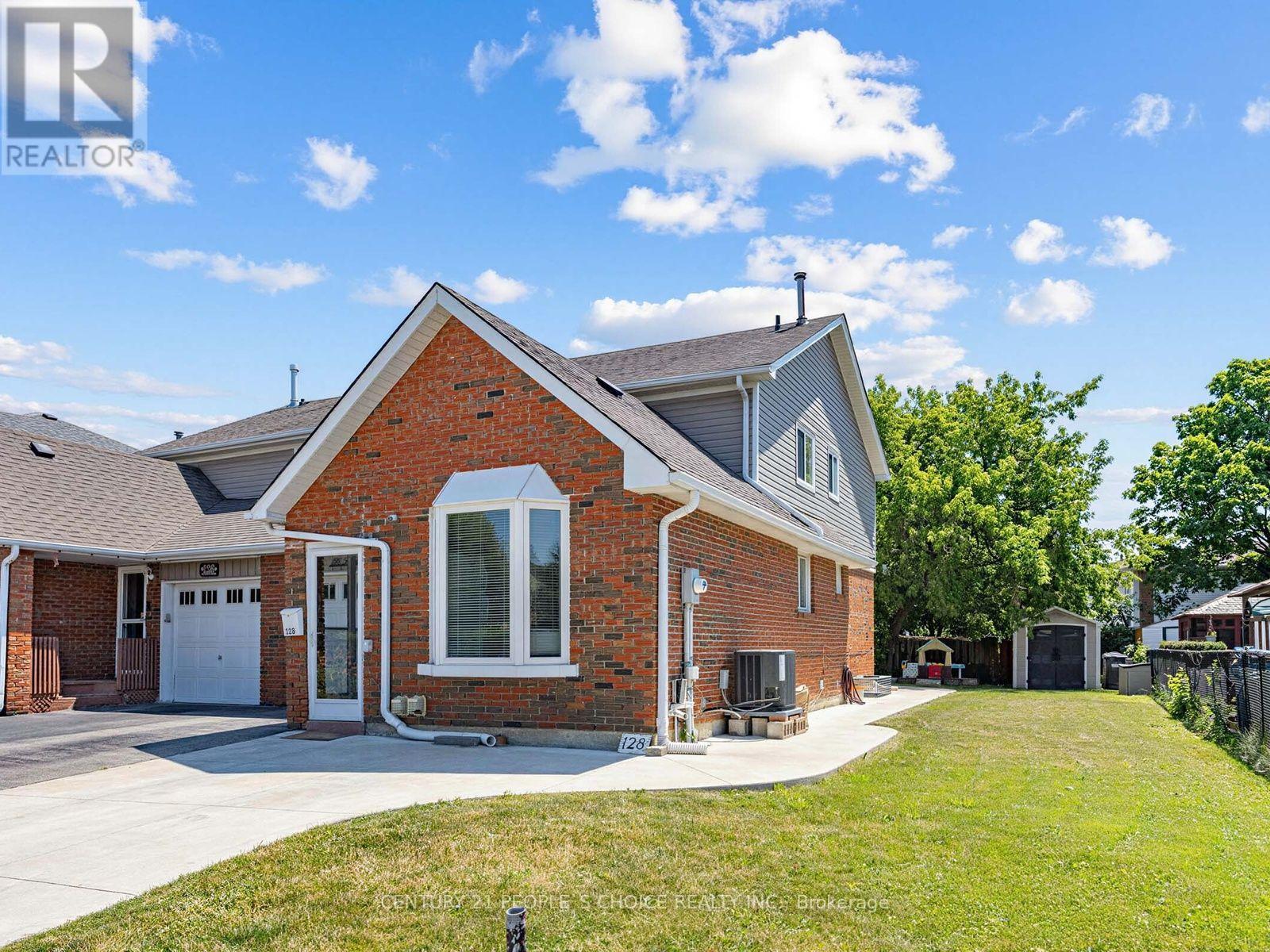128 Primrose Crescent, Brampton, Ontario L6Z 1E3 - Photo 2 - W13560672