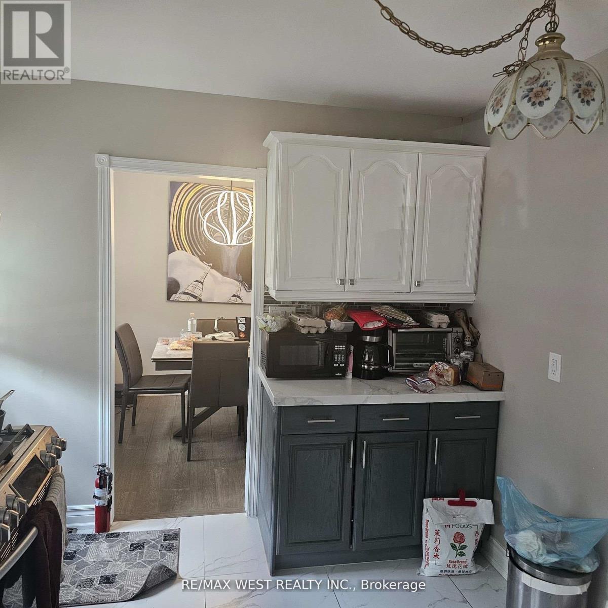 Upper - 51 Monterrey Drive, Toronto, Ontario  M9V 1S9 - Photo 3 - W13560684