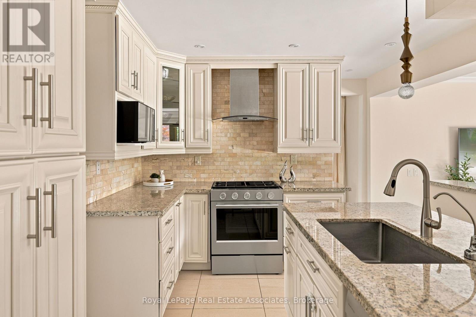 1972 Russett Road, Mississauga, Ontario  L4Y 1B6 - Photo 13 - W13560702