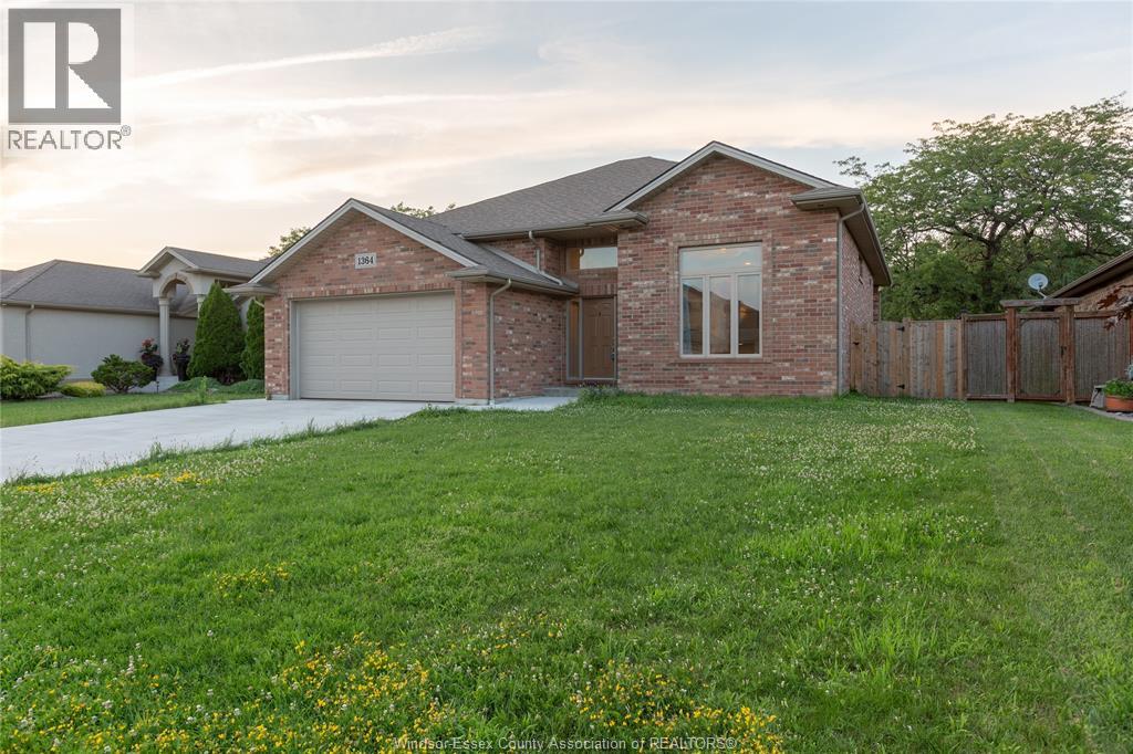 1364 MATTHEW CRESCENT, Lakeshore