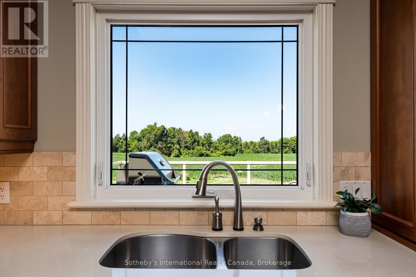 46 Sydenham Trail E, Clearview, Ontario  L0M 1H0 - Photo 15 - S13560868