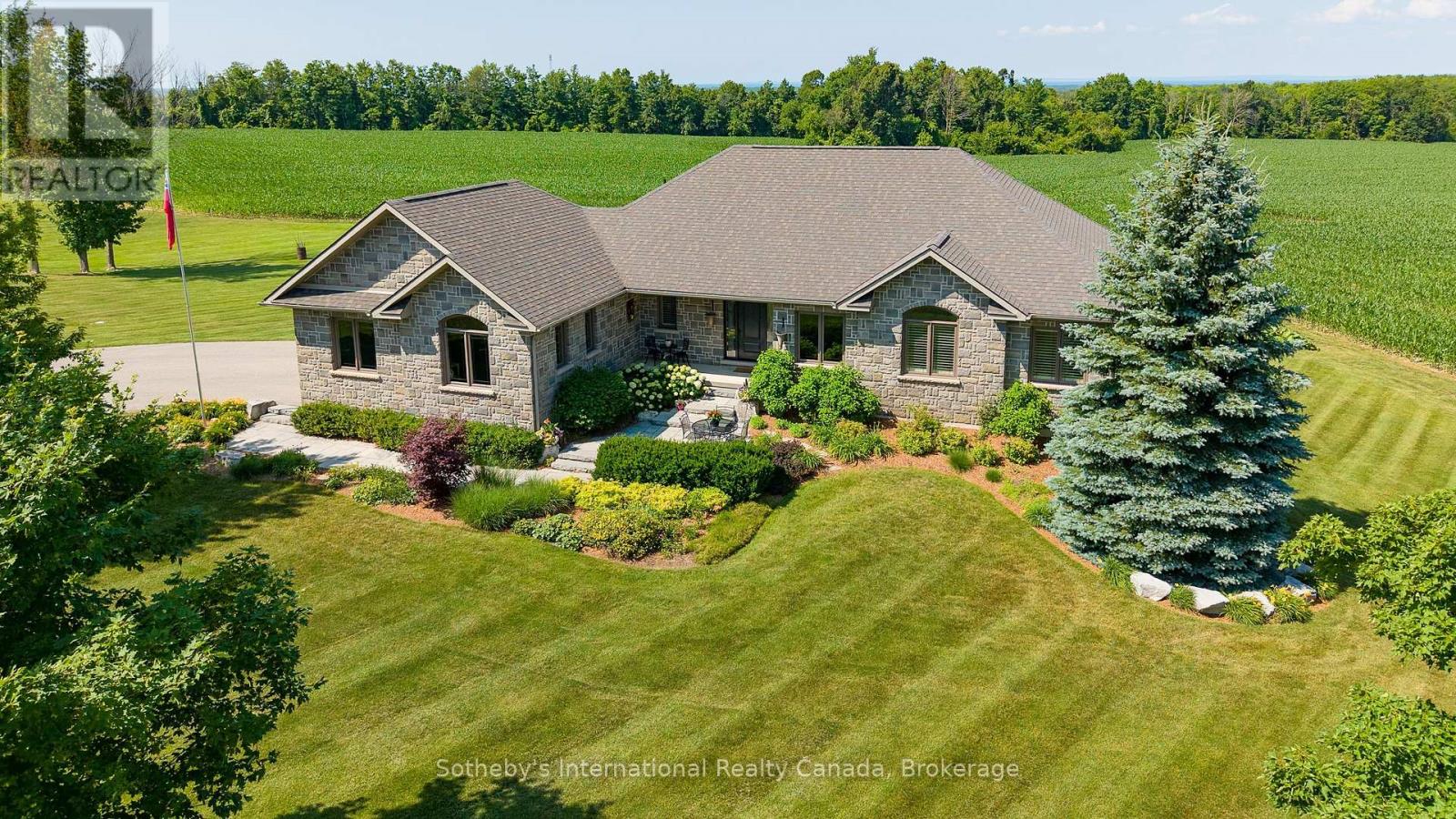 46 Sydenham Trail E, Clearview, Ontario  L0M 1H0 - Photo 3 - S13560868