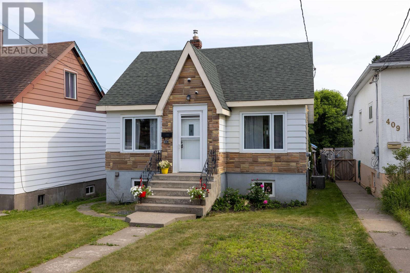407 Markland ST, Thunder Bay, Ontario