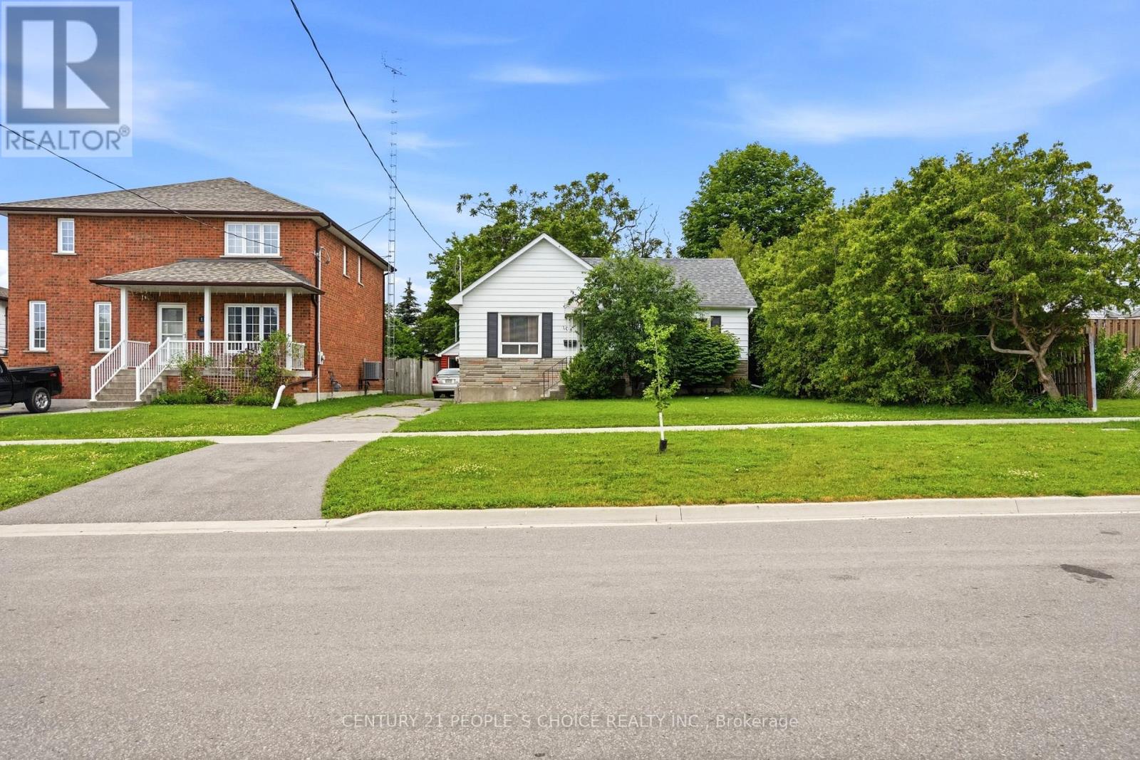104 Grenfell Street, Oshawa, Ontario  L1J 4W2 - Photo 1 - E13560760