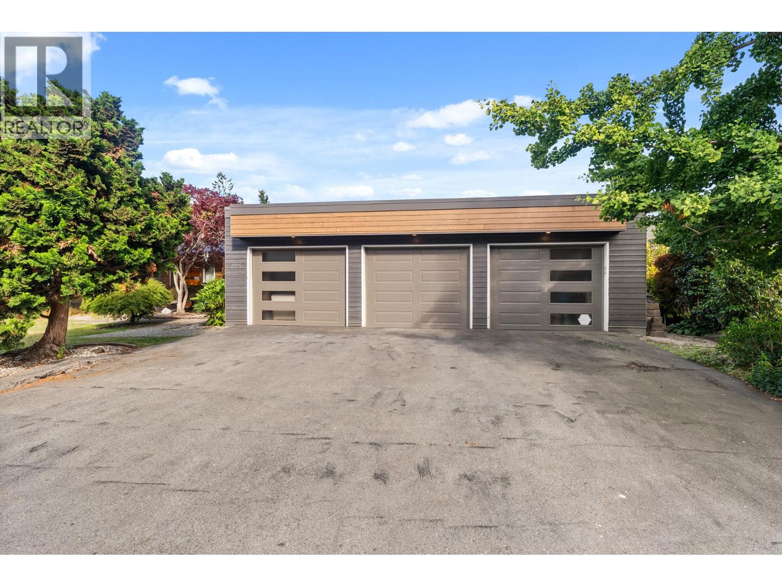 894 Eden Crescent, Delta, British Columbia  V4L 1W7 - Photo 3 - R3145975